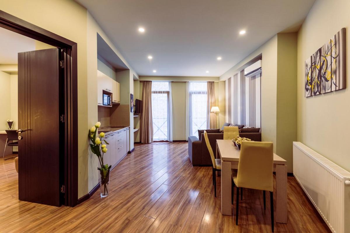 Sani Apart Hotel Tbilisi Esterno foto